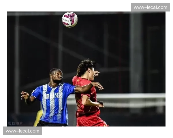 武汉三镇新三叉戟惊艳难掩防线硬伤，人员配置捉襟见肘